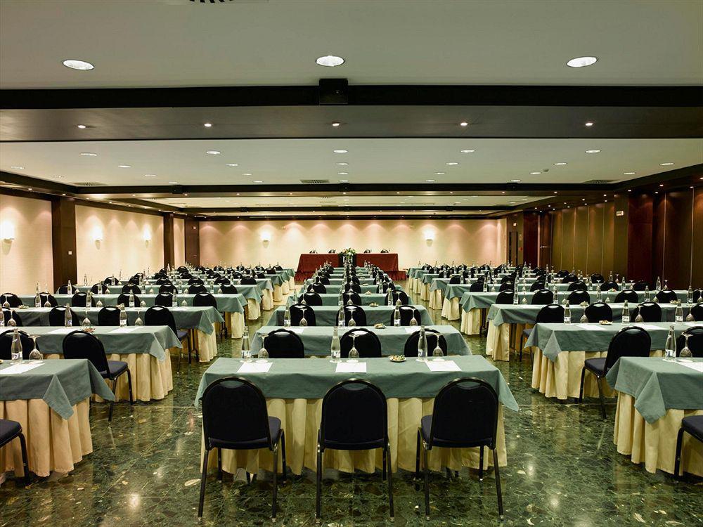 Nh Pamplona Iruna Park Facilități foto