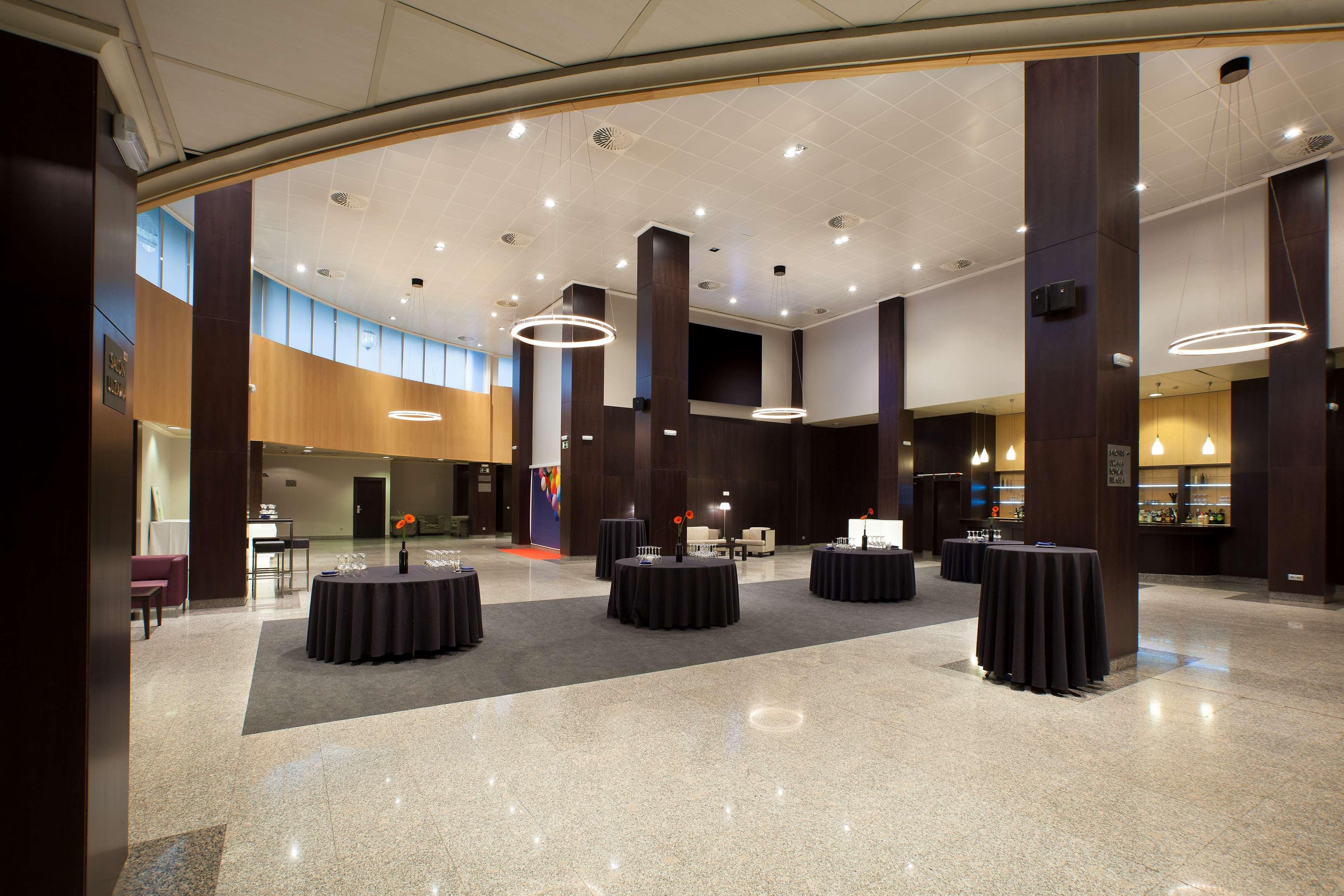 Nh Pamplona Iruna Park Exterior foto