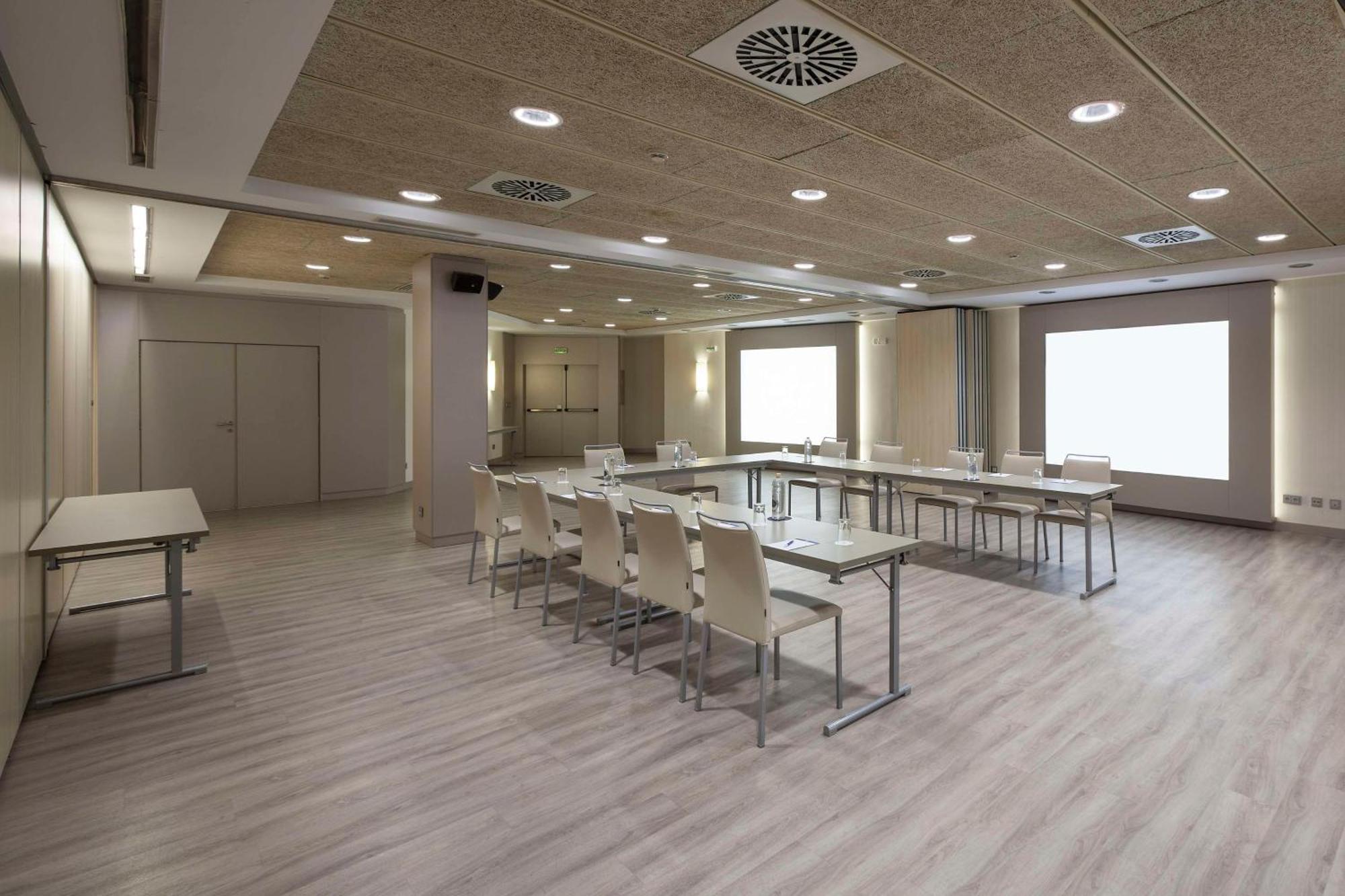 Nh Pamplona Iruna Park Exterior foto