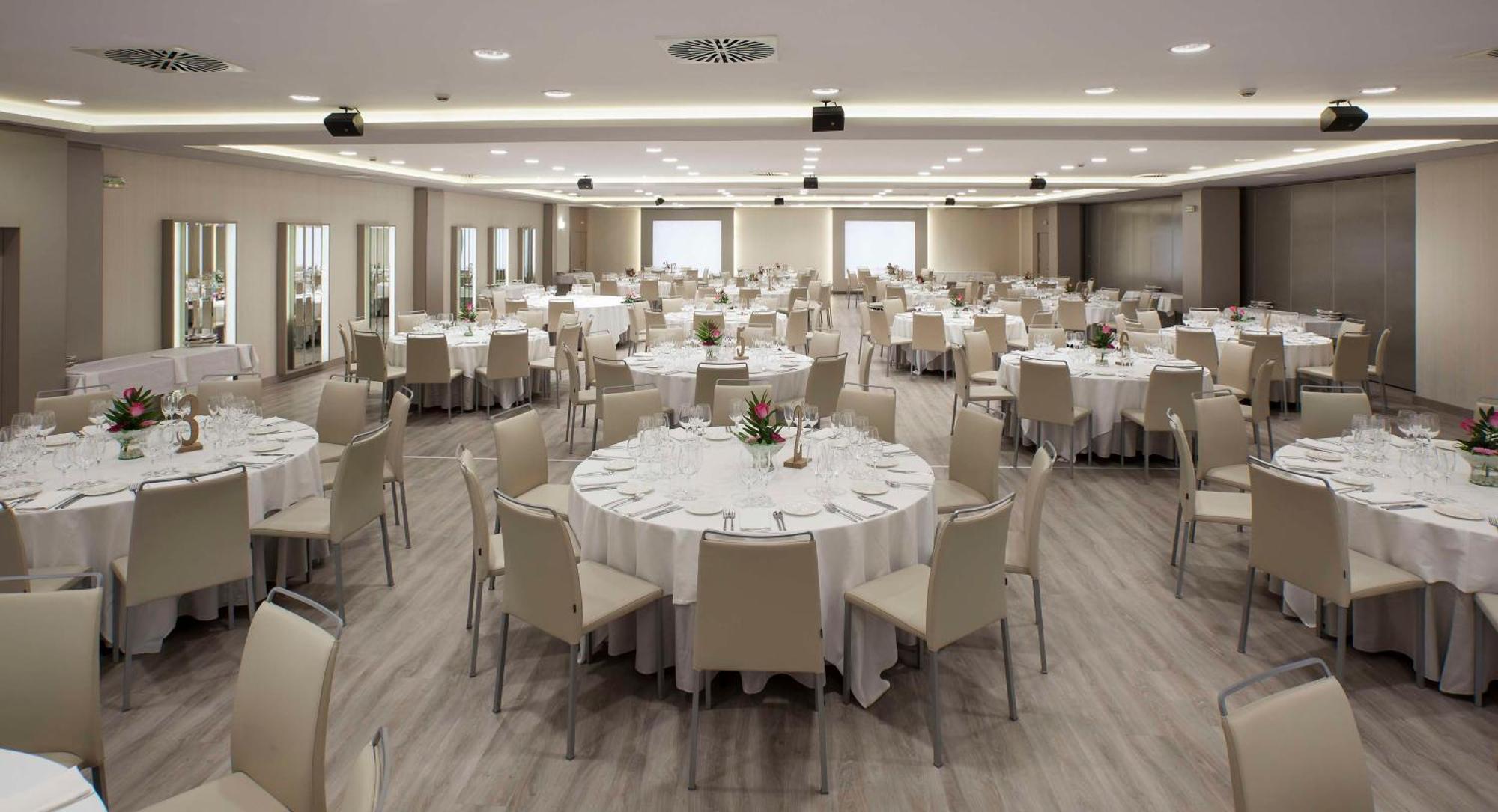 Nh Pamplona Iruna Park Exterior foto